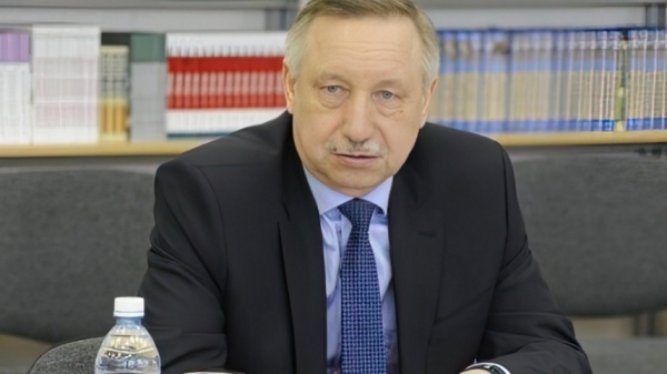 Три квартиры в Пушкине и одна усадьба &mdash; подарки родителям Малининой от губернатора